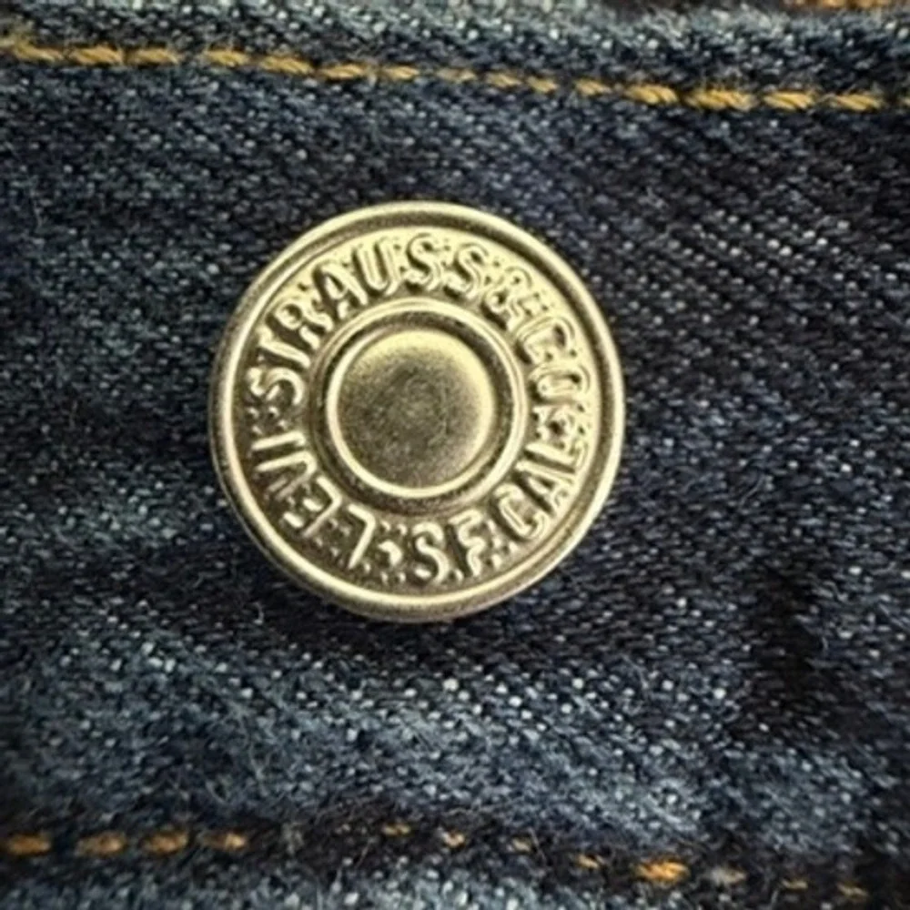 Levis excellent pre